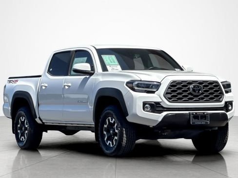 Certified 2021 Toyota Tacoma TRD Off-Road w/ Technology Package AWD/4WD image 7