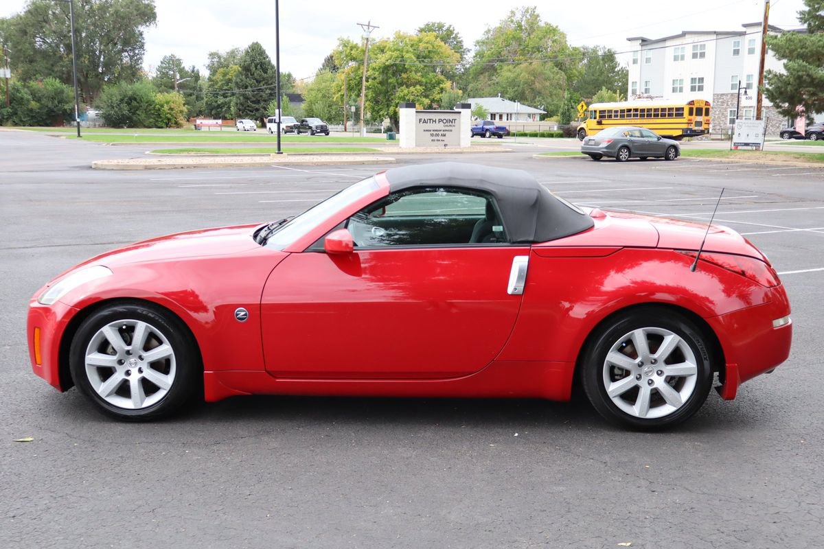 Used 2004 Nissan 350Z Enthusiast RWD image 9