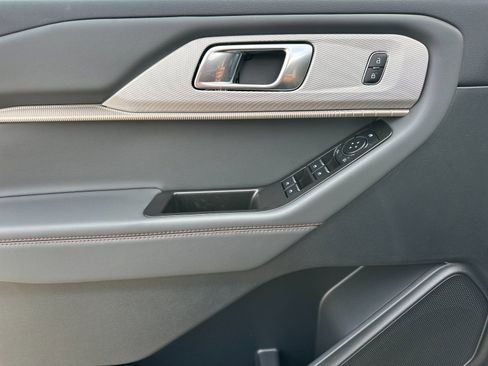 New 2026 Ford Explorer Active image 10