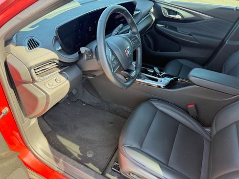 Used 2024 Buick Envista Sport Touring w/ Convenience I Package image 18