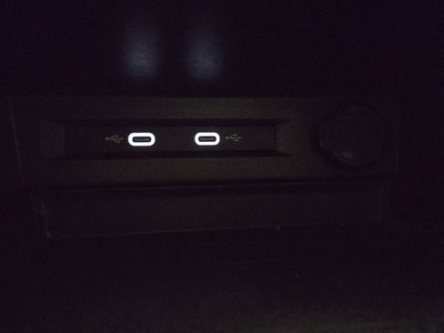 Used 2022 Volkswagen Tiguan SE image 26