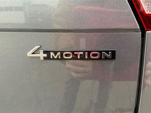 Used 2024 Volkswagen Tiguan SE image 24