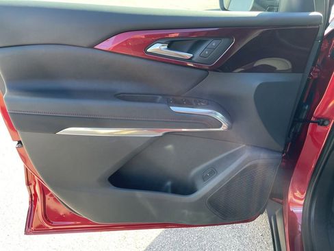 New 2026 Chevrolet Traverse Z71 w/ Driver Confidence Package image 5