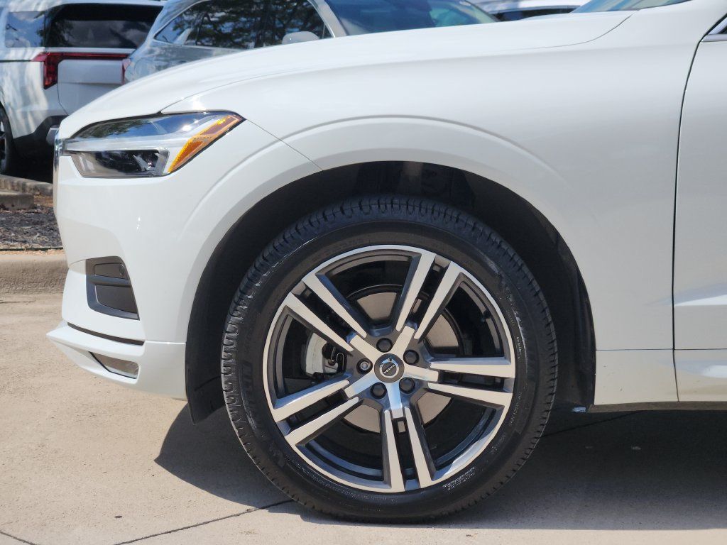 Used 2021 Volvo XC60 T5 Momentum w/ Premium Package FWD image 17