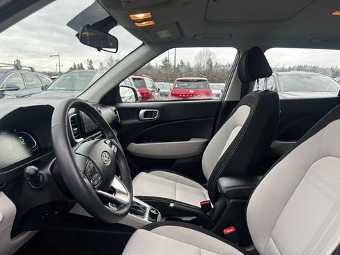 Certified 2025 Hyundai Venue SEL image 11