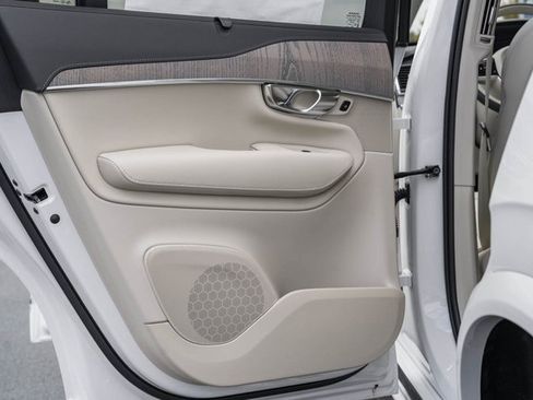 New 2025 Volvo XC90 T8 Ultra w/ Protection Package Premier image 31