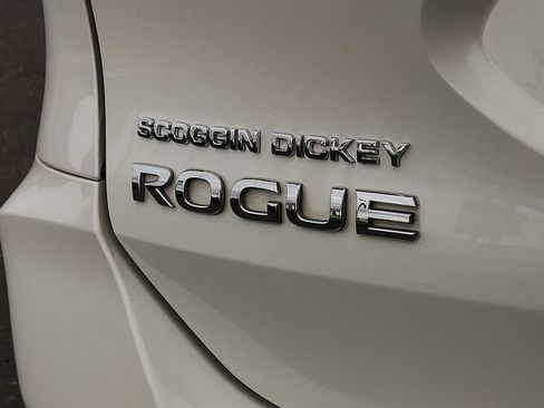 Used 2020 Nissan Rogue SV w/ Premium Package FWD image 8
