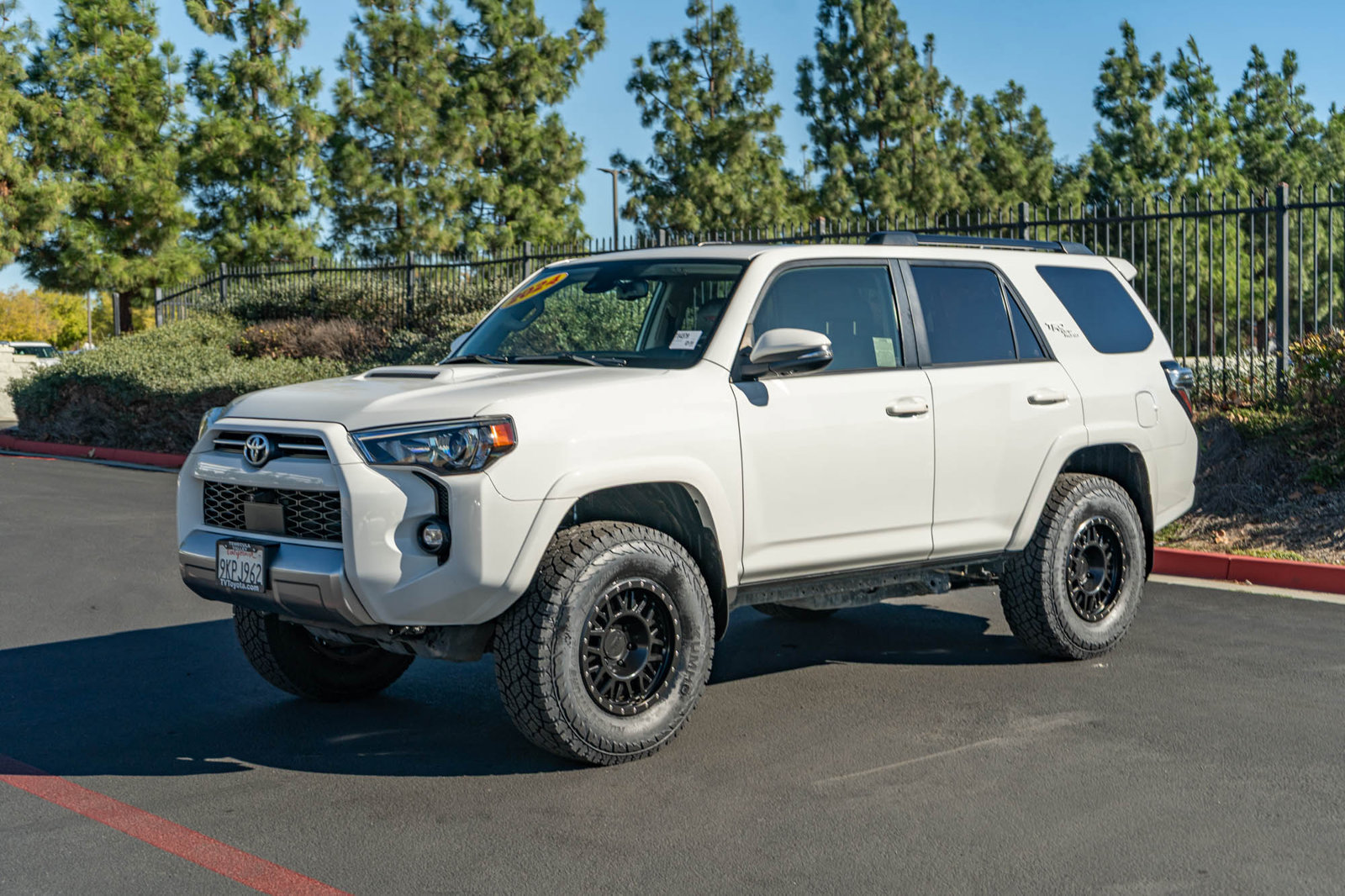 Used 2024 Toyota 4Runner TRD Off-Road Premium w/ Off Road Premium Plus Package AWD/4WD image 3