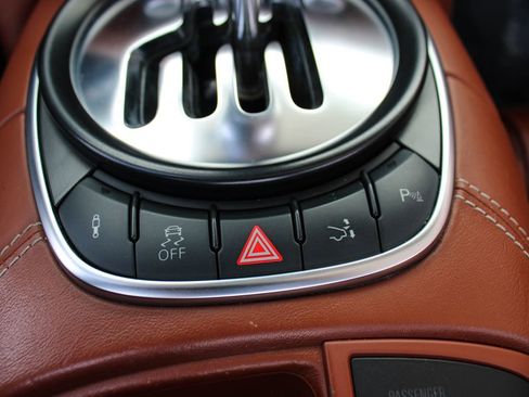 Used 2011 Audi R8 V10 image 28