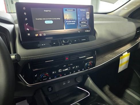 New 2026 Nissan Rogue Platinum image 7