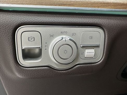 Certified 2023 Mercedes-Benz GLS 450 4MATIC image 37