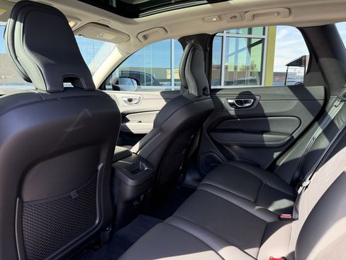 Used 2023 Volvo XC60 B5 Plus w/ Protection Package Premier image 34