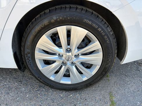 Used 2025 Nissan Sentra S image 28