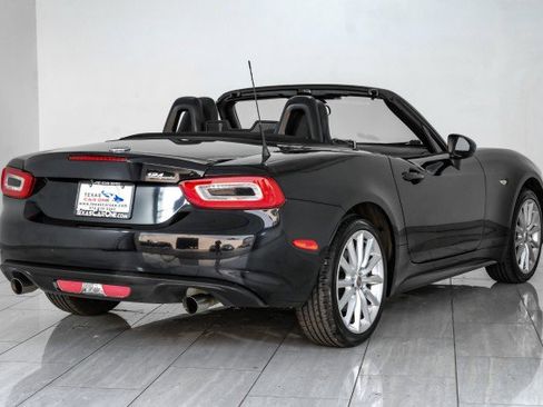 Used 2017 FIAT 124 Spider Classica RWD image 6