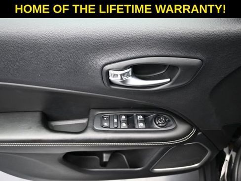 Used 2021 Jeep Compass Latitude AWD/4WD image 13