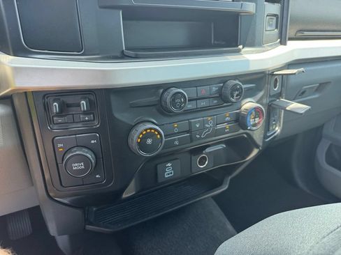 Used 2025 Ford F250 XLT AWD/4WD image 38