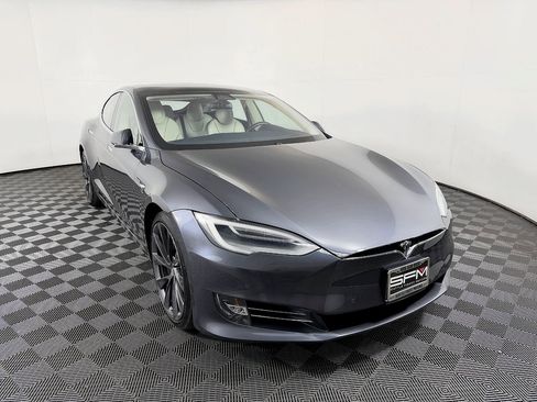 Used 2019 Tesla Model S 75D image 5