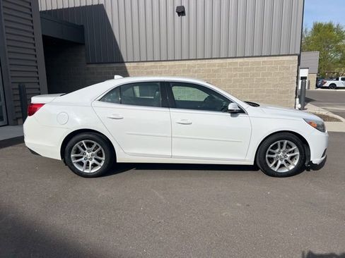 Used 2014 Chevrolet Malibu LT w/ Power Convenience Package FWD image 4