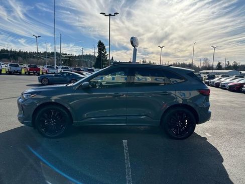 Used 2023 Ford Escape ST-Line Elite w/ Class II Trailer Tow Package image 5