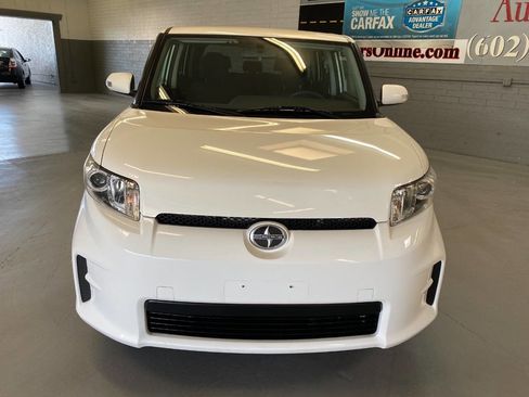 Used 2012 Scion xB FWD image 2