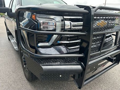 Used 2024 Chevrolet Silverado 2500 LTZ w/ LTZ Convenience Package AWD/4WD image 12
