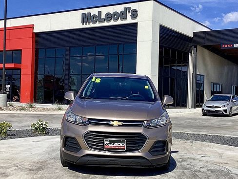Used 2018 Chevrolet Trax LS image 2