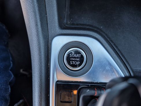 Used 2025 Nissan Sentra SR FWD image 33