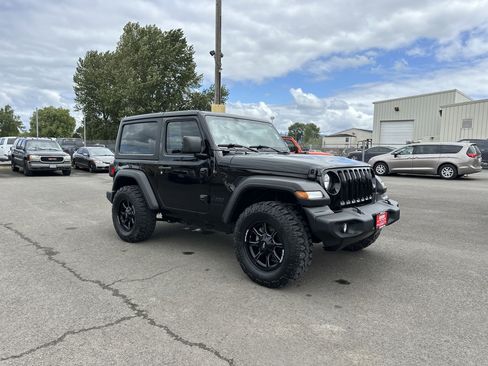 Used 2022 Jeep Wrangler Sport image 6