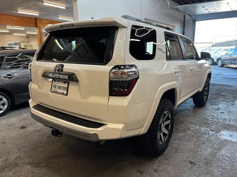 Used 2019 Toyota 4Runner TRD Off-Road Premium AWD/4WD image 7