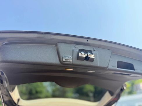 Used 2013 Buick Enclave Leather AWD/4WD image 25