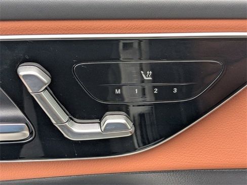 Used 2024 Mercedes-Benz GLC 300 4MATIC image 22