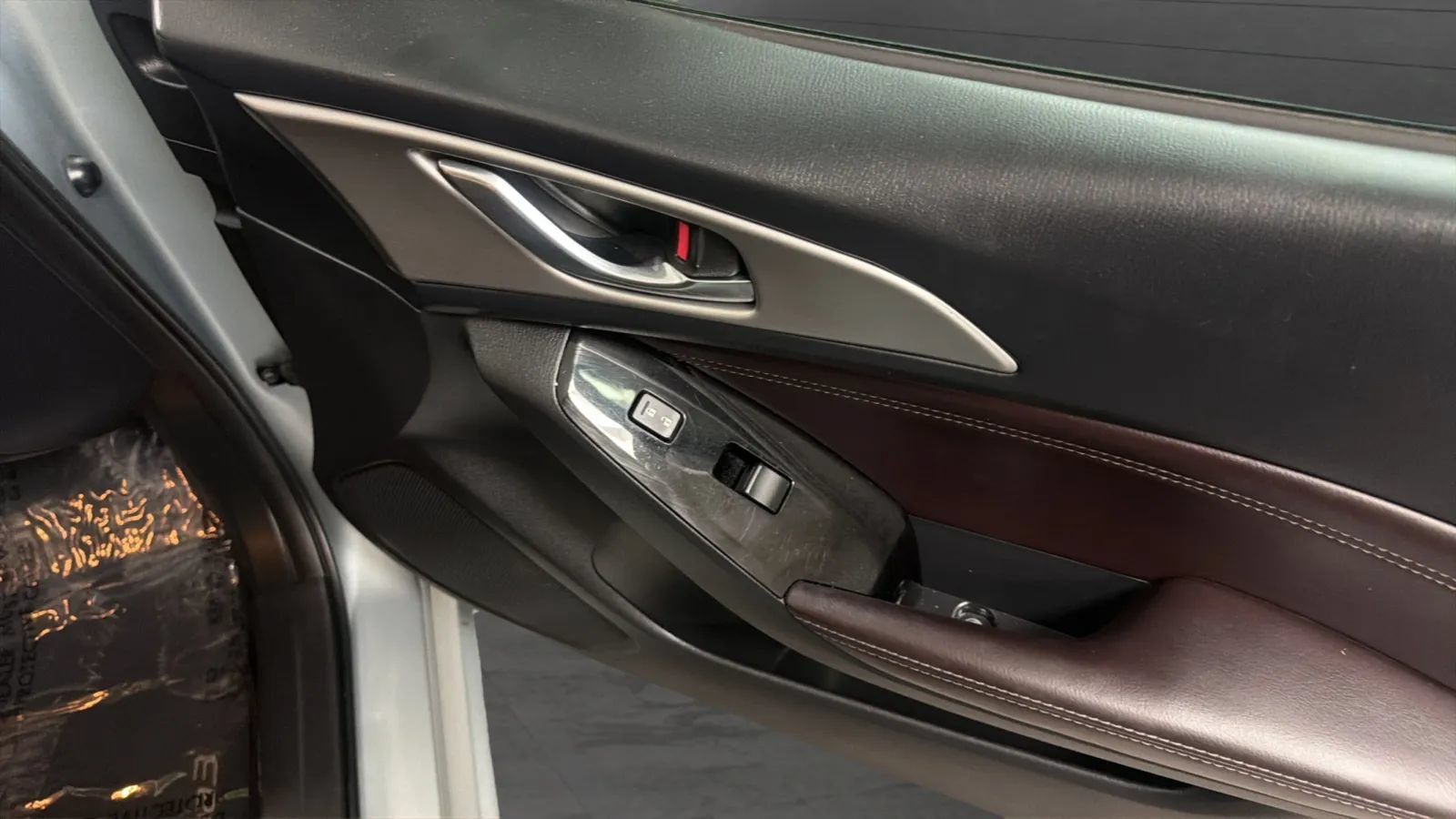 Used 2018 MAZDA MAZDA3 Touring FWD image 18