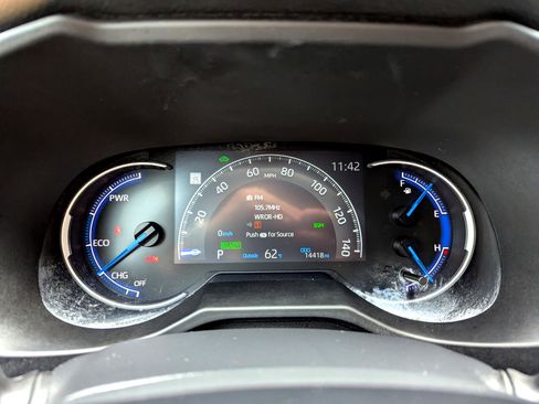 Used 2024 Toyota RAV4 SE w/ Convenience Package image 19