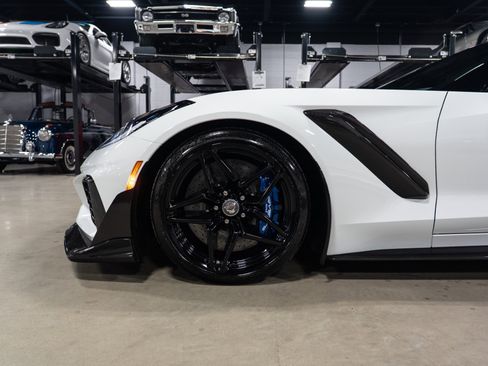 Used 2019 Chevrolet Corvette ZR1 image 2