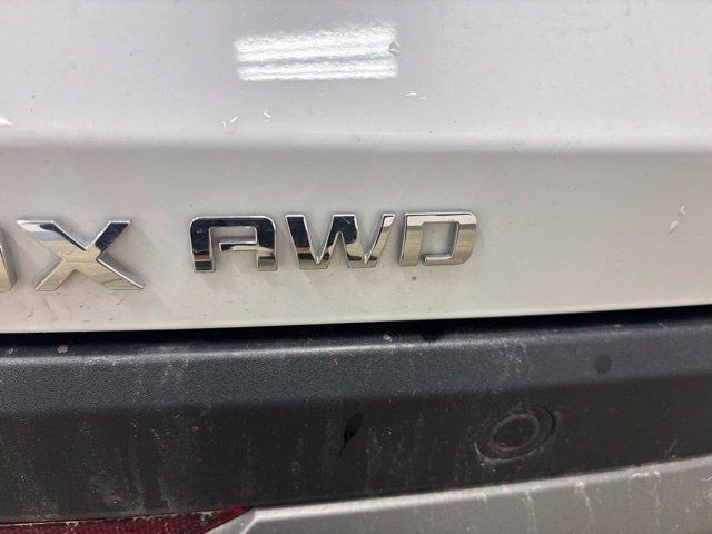 Used 2026 Chevrolet Equinox LT AWD/4WD image 10