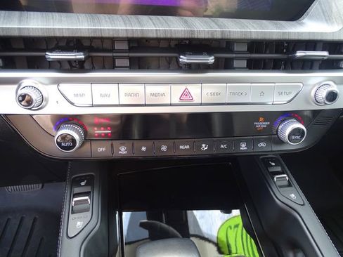 Used 2023 Kia Telluride EX FWD image 13