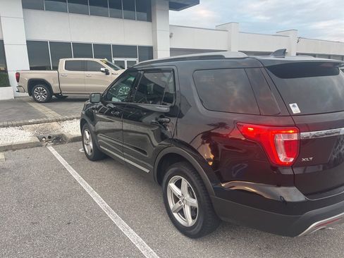 Used 2016 Ford Explorer XLT w/ Equipment Group 202A image 3