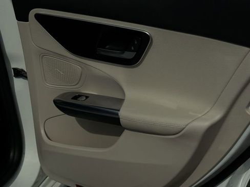 Used 2023 Mercedes-Benz C 300 Sedan image 37