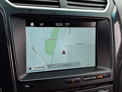 Used 2017 Ford Explorer XLT w/ Equipment Group 202A AWD/4WD image 24