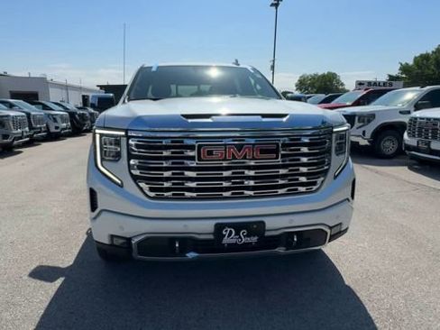 Used 2025 GMC Sierra 1500 Denali AWD/4WD image 3