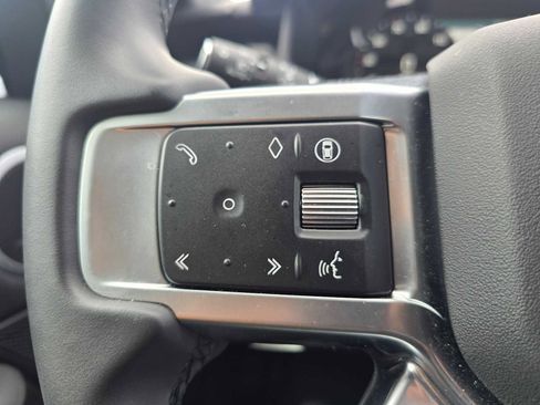 Used 2025 Land Rover Discovery S AWD/4WD image 34