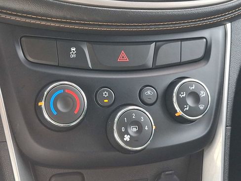 Used 2020 Chevrolet Trax LS w/ Tint and Cruise Package image 15