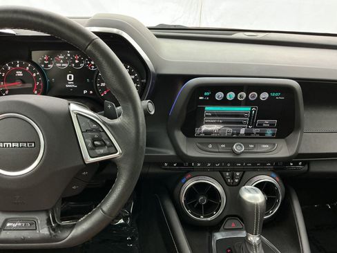 Used 2017 Chevrolet Camaro LT RWD image 26