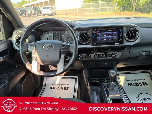 Used 2017 Toyota Tacoma TRD Off-Road w/ Tow Package AWD/4WD image 30