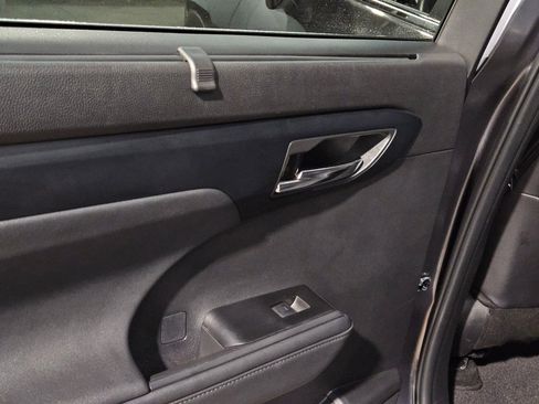 Used 2024 Toyota Highlander XLE image 35