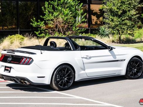 Used 2019 Ford Mustang GT Premium w/ Equipment Group 401A image 3