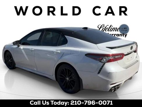Used 2023 Toyota Camry XSE image 5