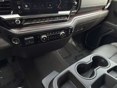 Used 2025 GMC Sierra 1500 SLT AWD/4WD image 14