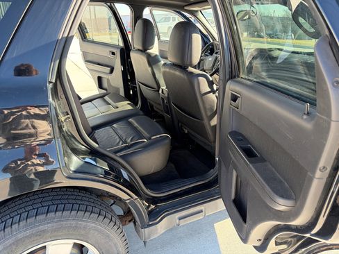 Used 2010 Ford Escape XLT image 12