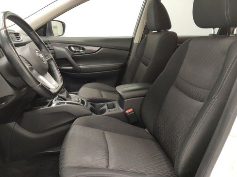 Used 2020 Nissan Rogue SV w/ Sun & Sound Touring Package FWD image 17